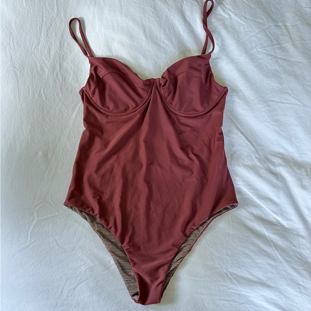 ACACIA Marlow Full Piece Currant color size large